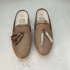 Fit flop shoes women 7 Houndstooth Superskate Tasseled Pale Gold, NEW